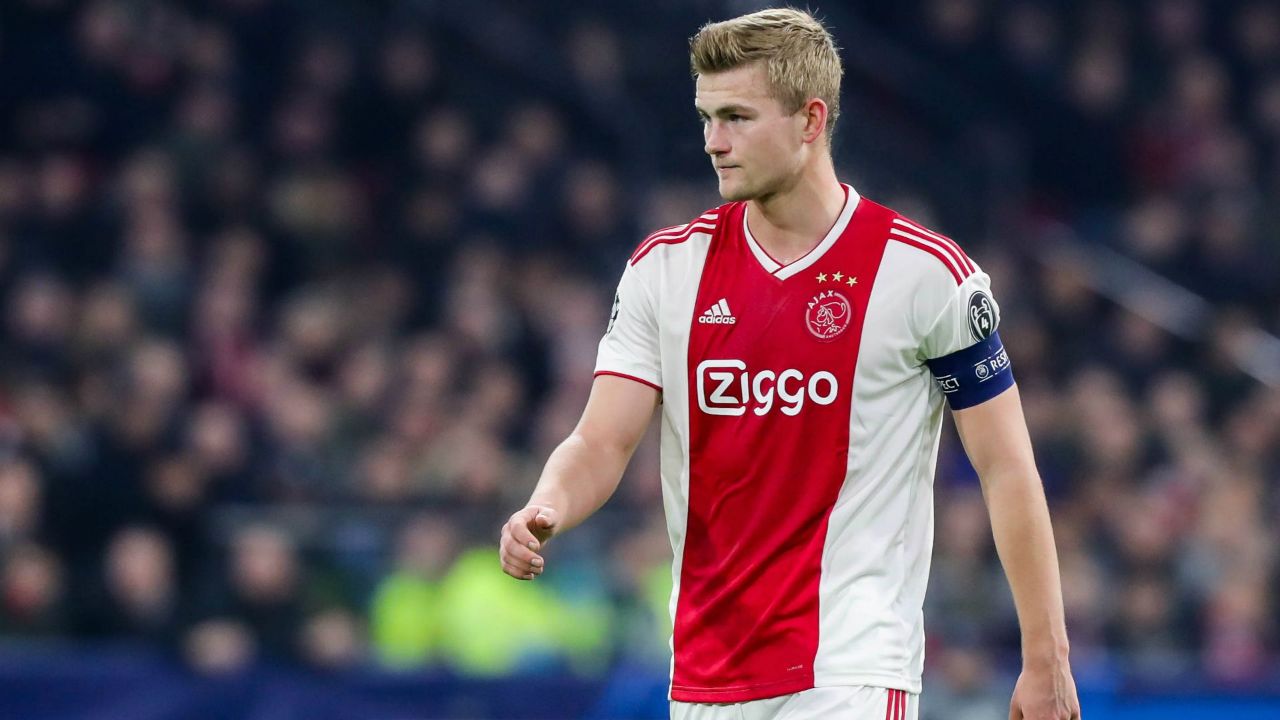 素是球队文 素是球队文