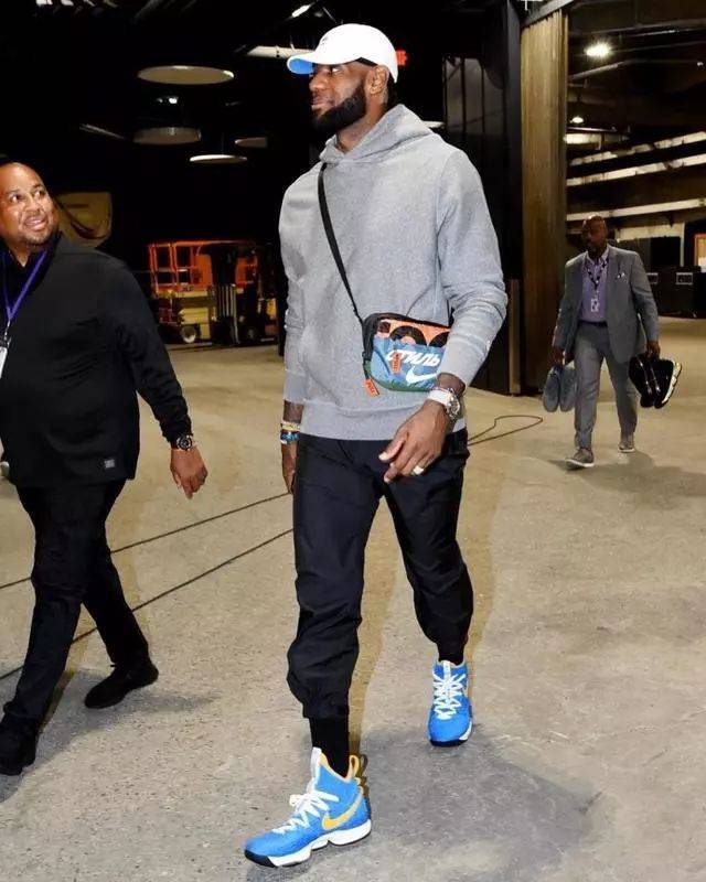 捕手却示意 捕手却示意